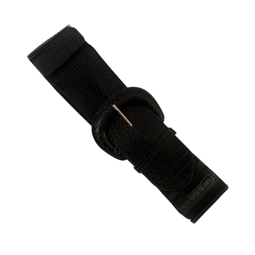 Oversized Snakeskin belt